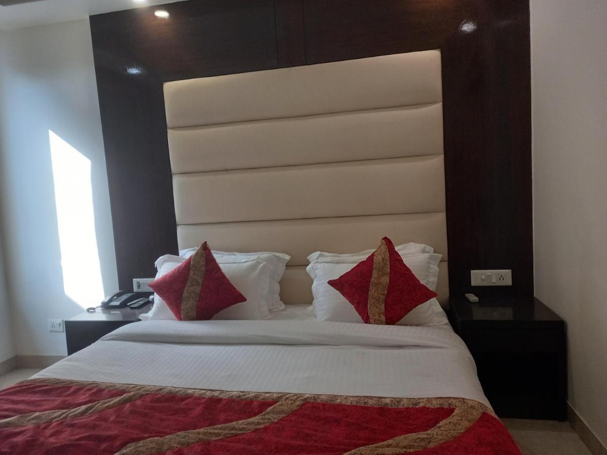 Hotel Benz International Delhi  Luaran gambar